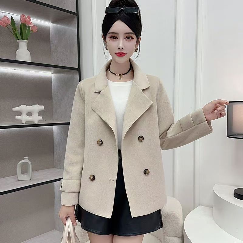 Jesienno-zimowy czarny płaszcz – Wool Coat Peacoat recenzja i cena